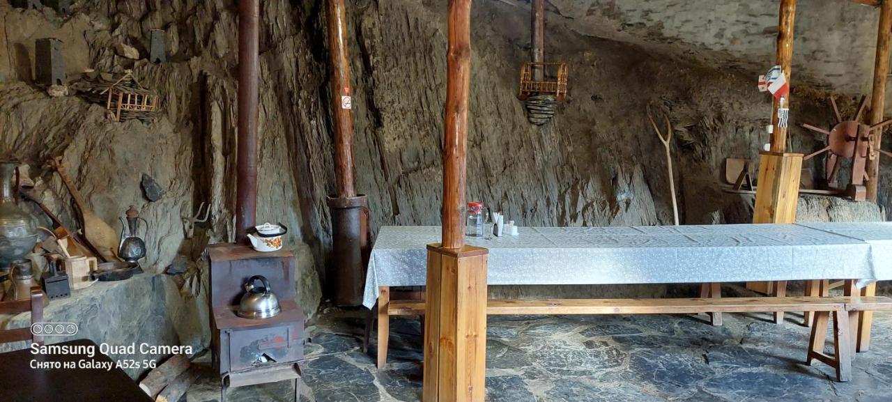 Guest House Tsasne Omalo المظهر الخارجي الصورة