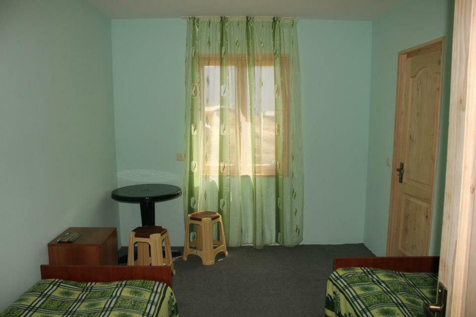 Guest House Tsasne Omalo المظهر الخارجي الصورة