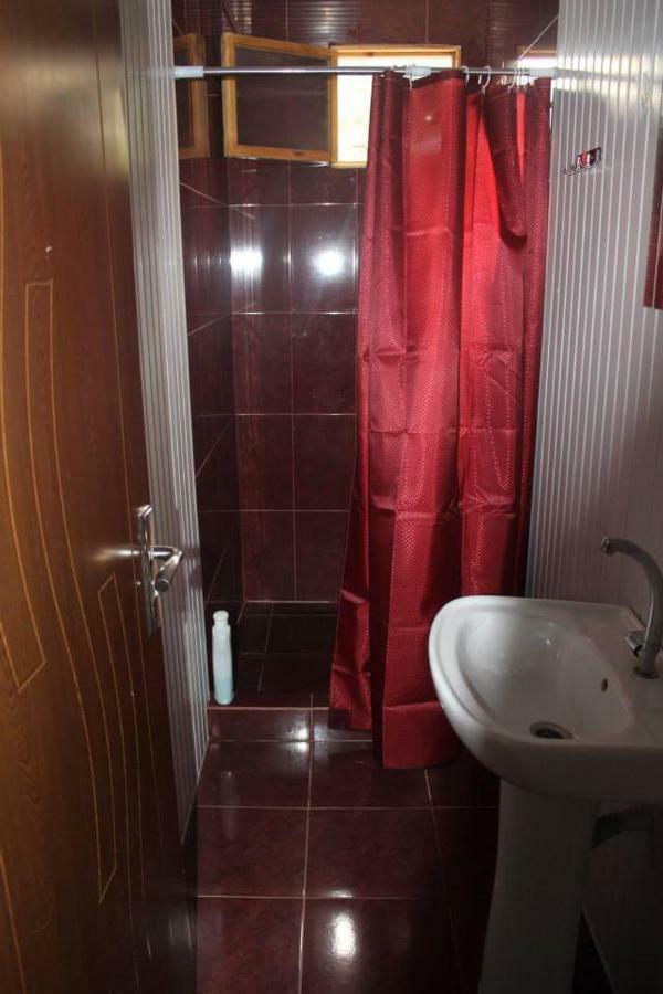 Guest House Tsasne Omalo المظهر الخارجي الصورة